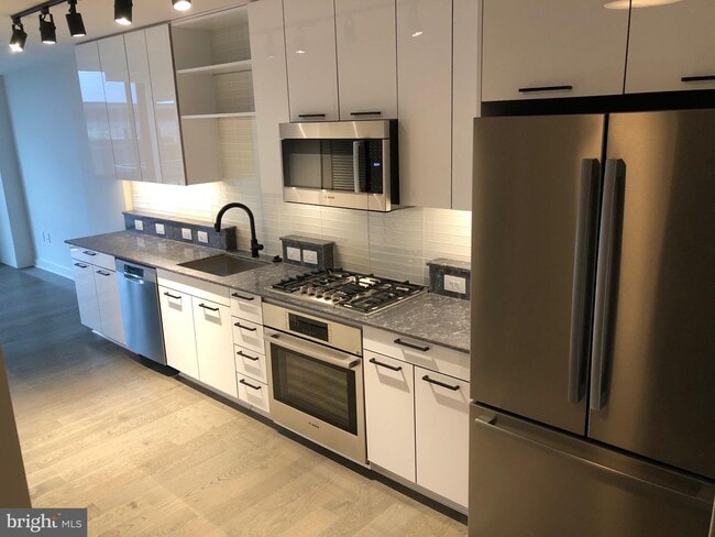 Building Photo - 70 N St SE