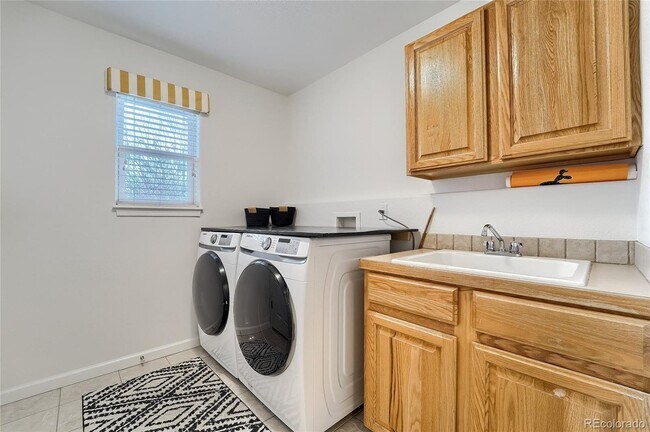 Building Photo - 1320 61st Ave