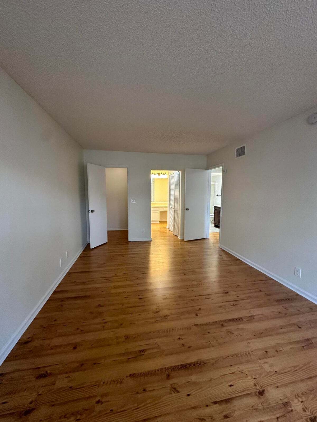 Building Photo - 9905 Pineapple Tree Dr