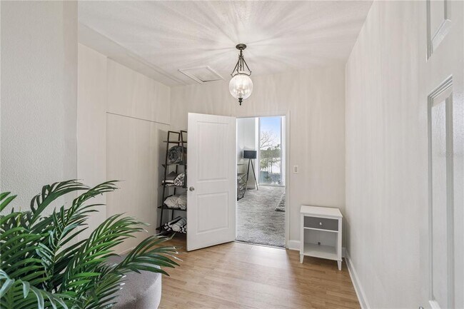 Building Photo - 151 E Washington St