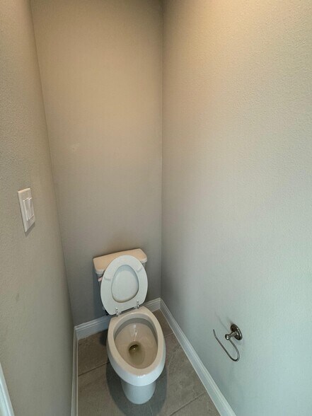 Building Photo - 500 Hoot Owl Hl
