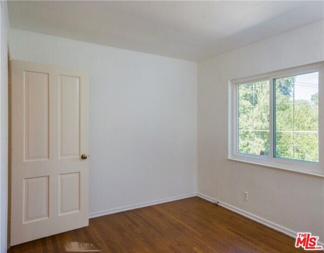 Building Photo - 1290 Clubhouse Dr