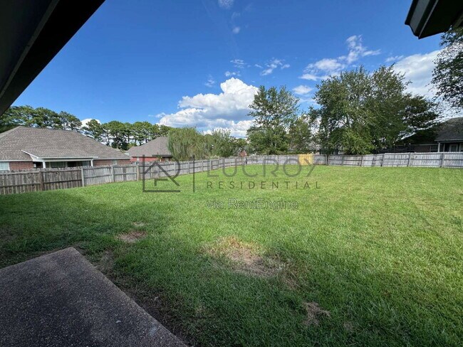 Building Photo - 103 Canter Cove