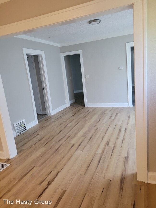 Building Photo - 3 br, 1 bath House - 3323 Monroe Avenue