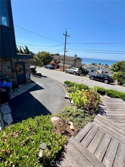 Building Photo - 610 Ardath Dr