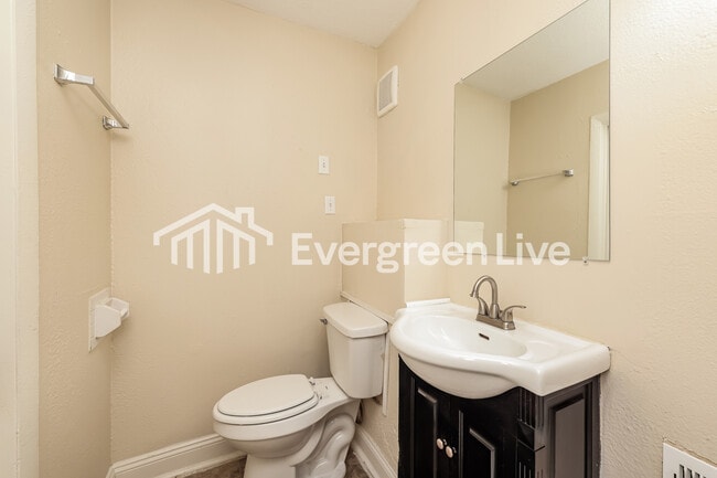 Building Photo - 5336 Tucson Dr