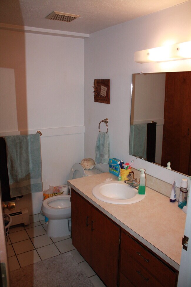 Building Photo - 296 W 1100 N