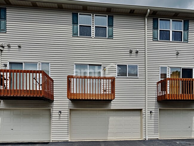 Building Photo - 1817 Grandview Pl