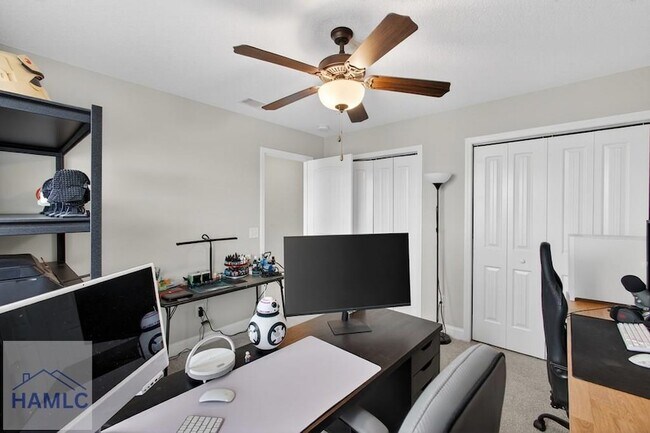 Building Photo - 245 Alcott Cir