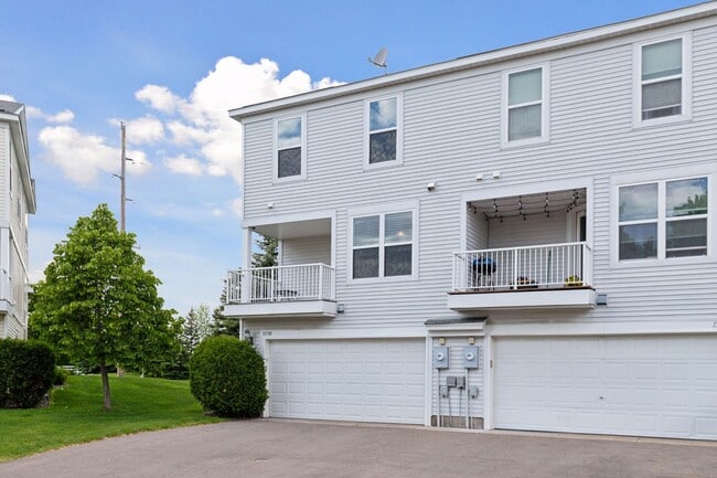 Building Photo - 15130 Fanning Dr N