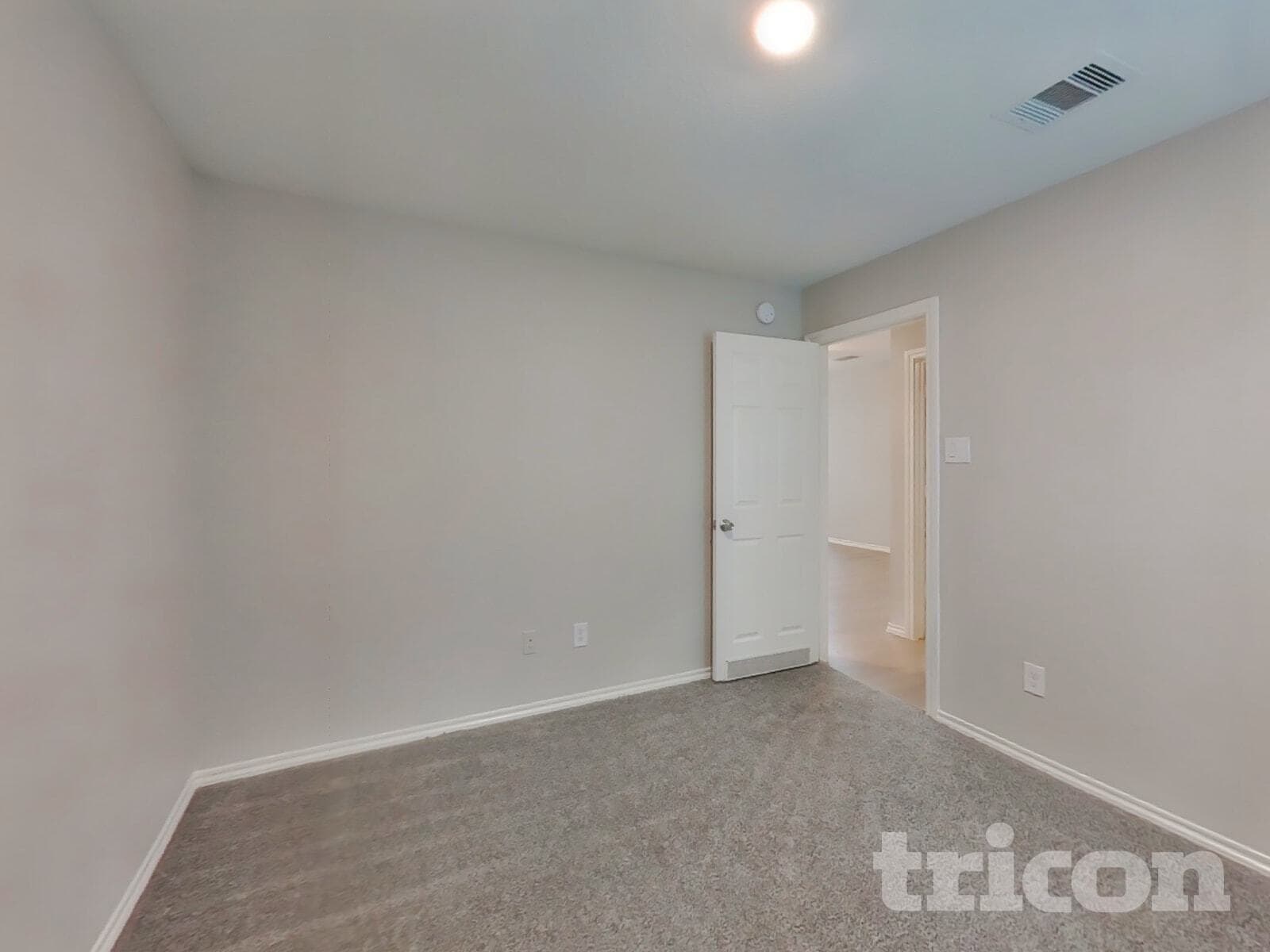 Building Photo - 11151 N Lake Mist Ln