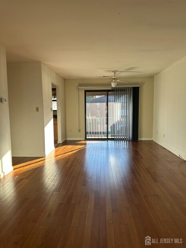 Building Photo - 142 Beverly Hill Terrace