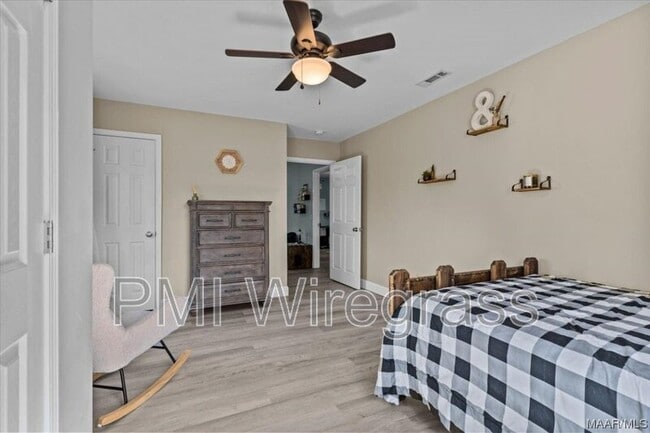 Building Photo - 209 E Mcgowan St