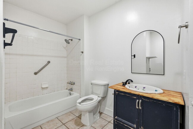 Building Photo - 1432 N Columbus Blvd