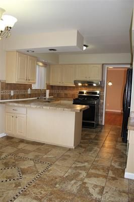 Building Photo - 27221 Arlington Dr