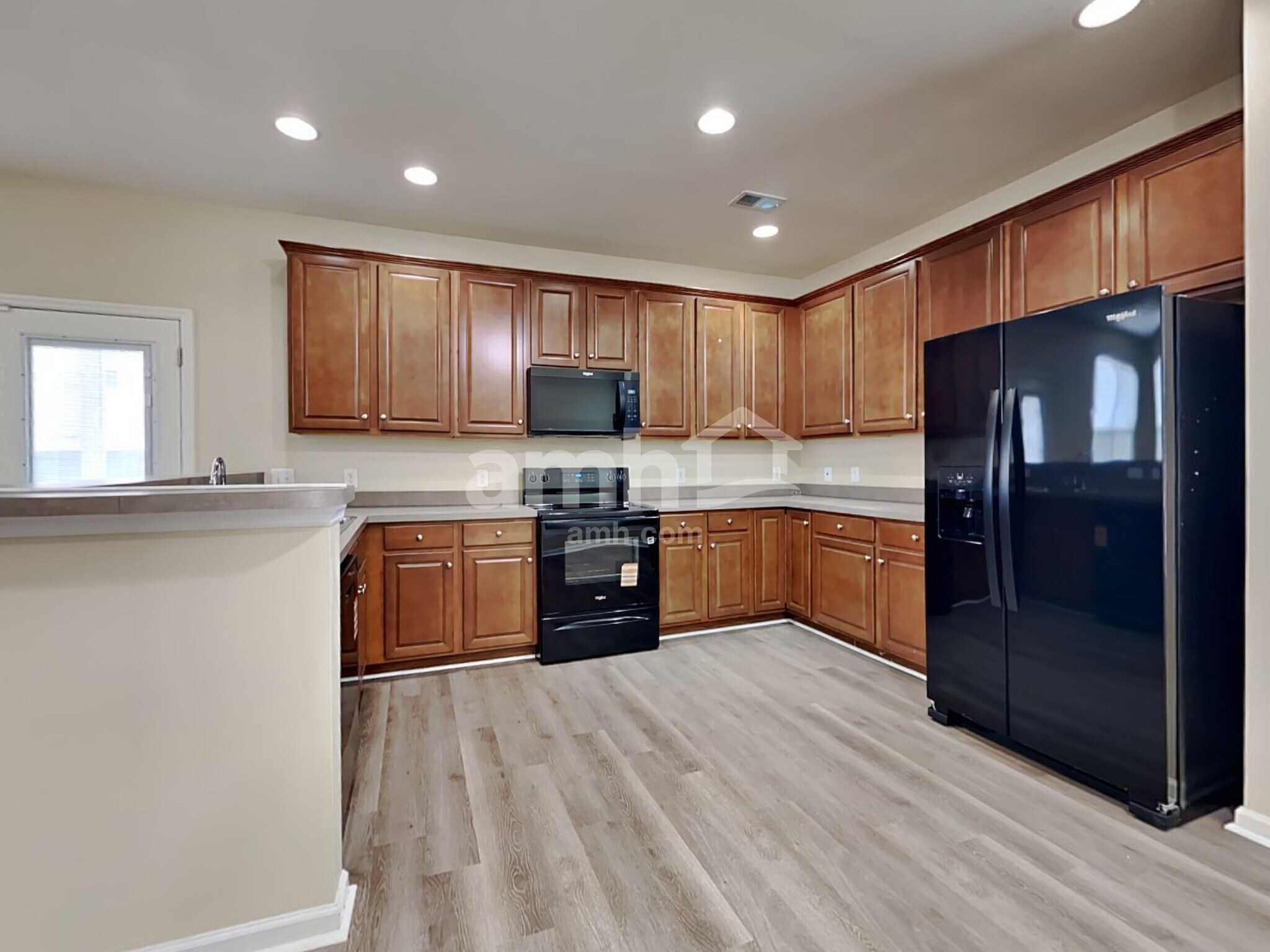 Building Photo - 204 Short Woods Ct
