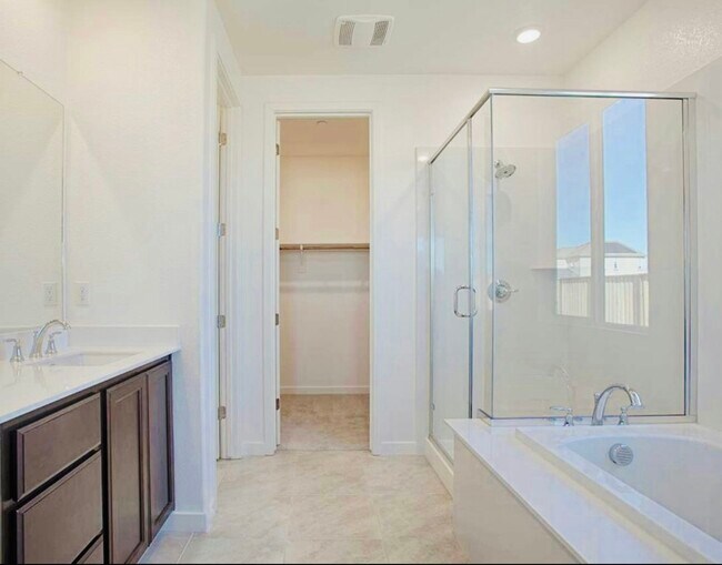 Building Photo - 5401 Spg Mountain Ln
