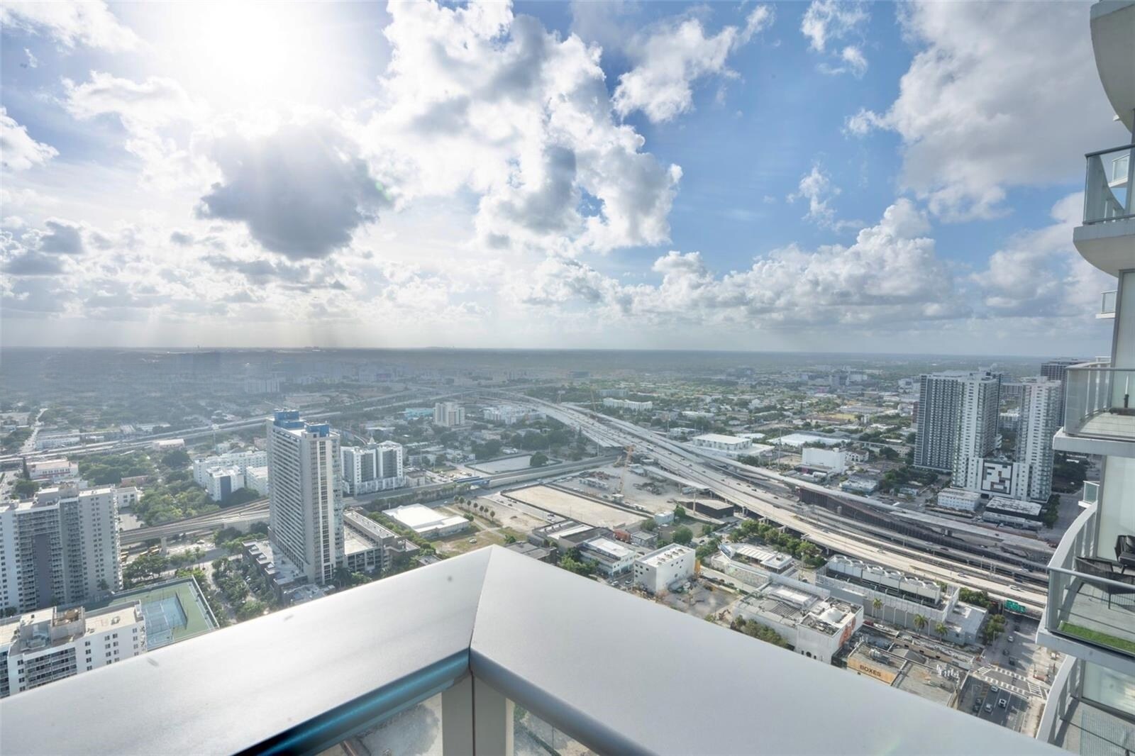 Building Photo - 851 NE 1st Ave