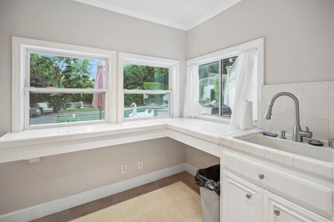 Building Photo - 3511 Berry Dr