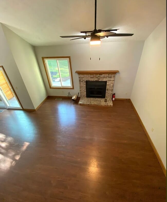 Building Photo - 3101 E Stoll Rd