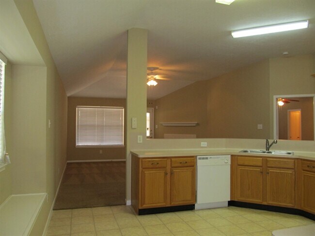 Building Photo - 2750 Hidden Spring Falls Dr