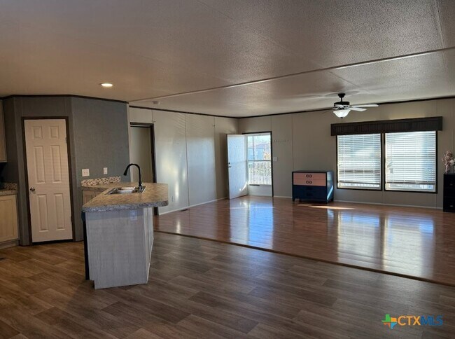 Building Photo - 386 Mallard Loop