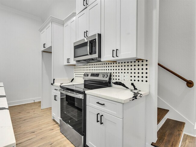 Building Photo - 7358 Guadalcanal Rd