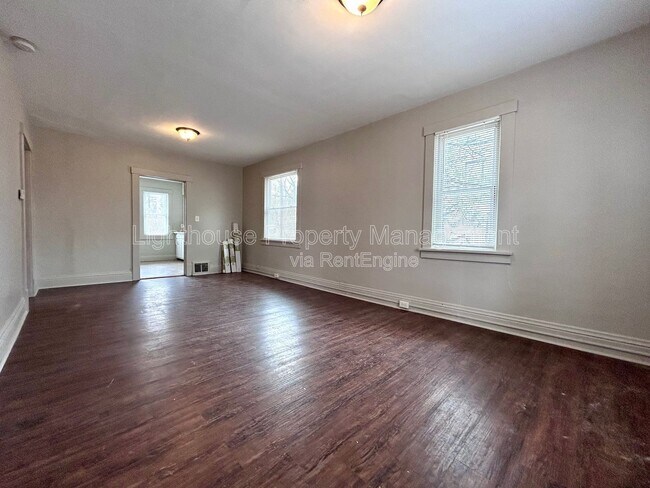 Building Photo - 1126 Holt St