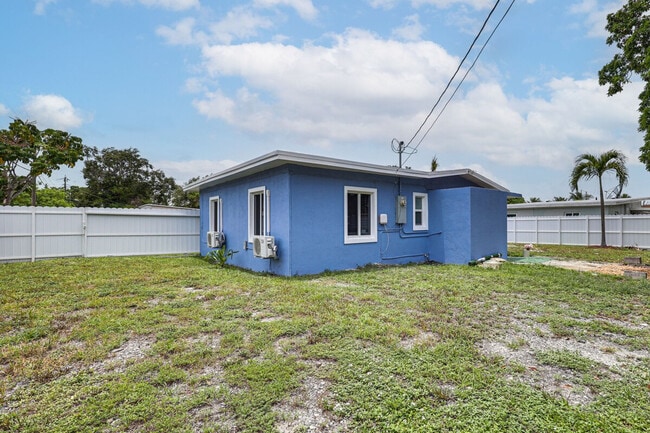 Building Photo - 12415 NW 20th Ct