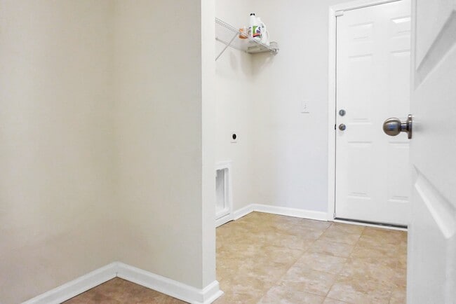 Building Photo - Remarkable 3 BR/ 2 BA Home With Solar Panels