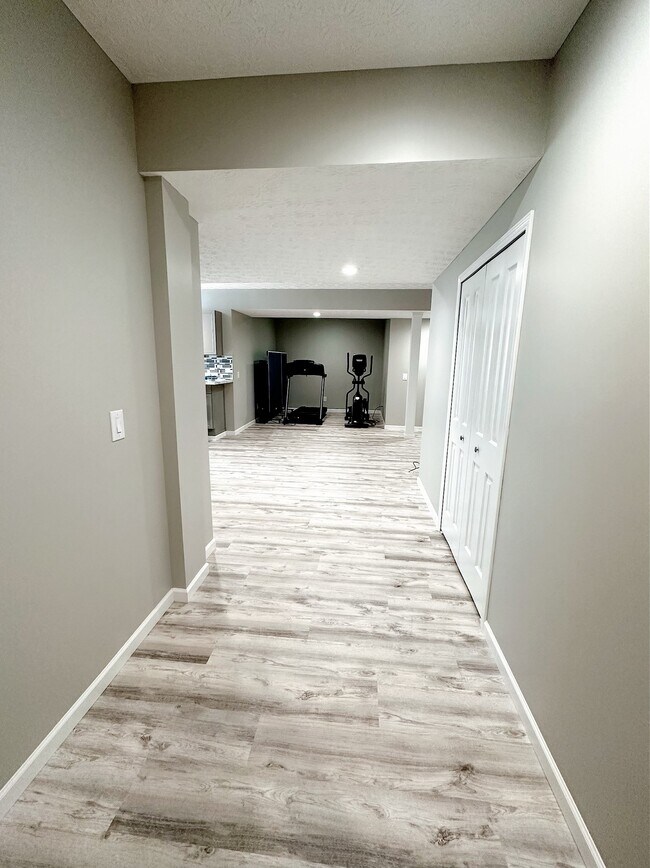Building Photo - 96 Garnett Cir