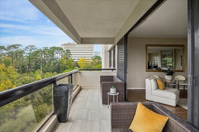 Building Photo - 49 Briar Hollow Ln