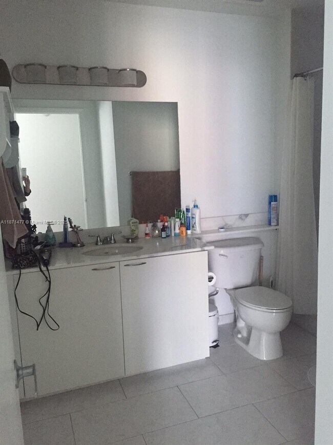 Building Photo - 234 NE 3rd St