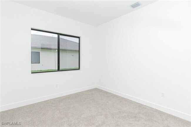 Building Photo - 5114 Panella Ave