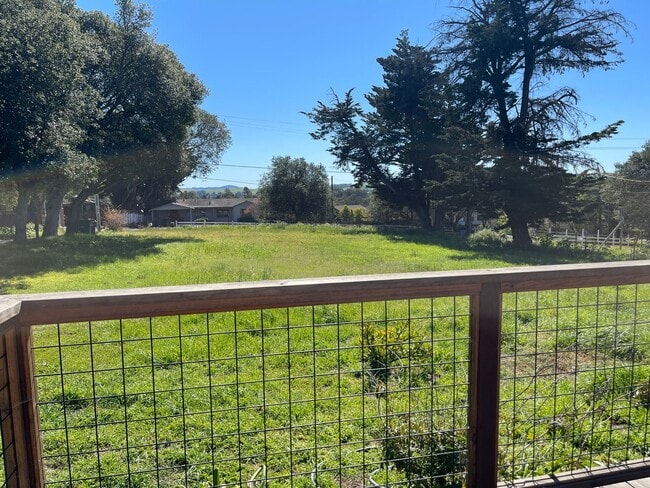 Building Photo - Pet Friendly Property in Petaluma with Private Yard!