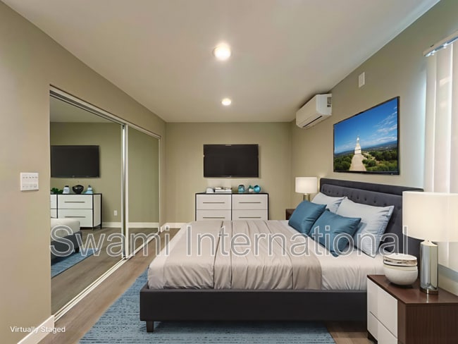 Building Photo - 7102 1/2 S. Figueroa St.