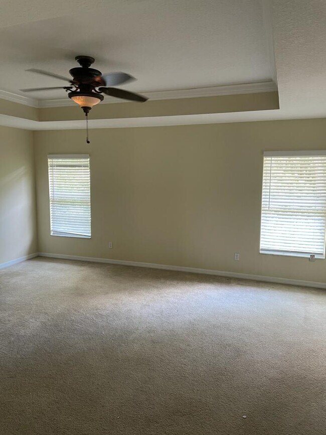 Building Photo - 3640 Pine Knot Dr