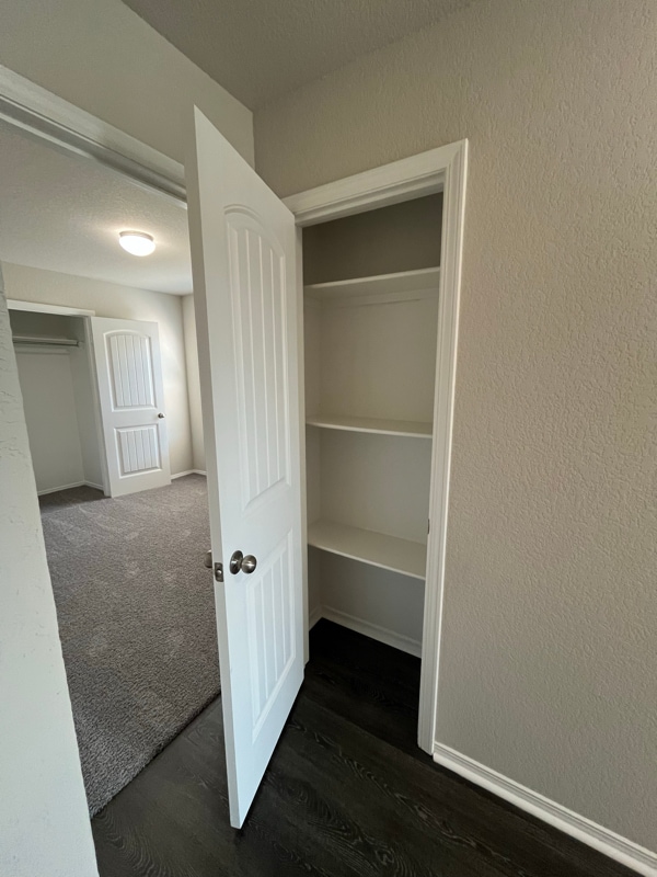 Building Photo - 36 Barn Cat Wy