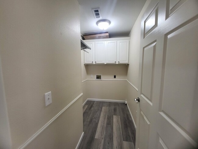 Building Photo - 41 Cheryl Cir