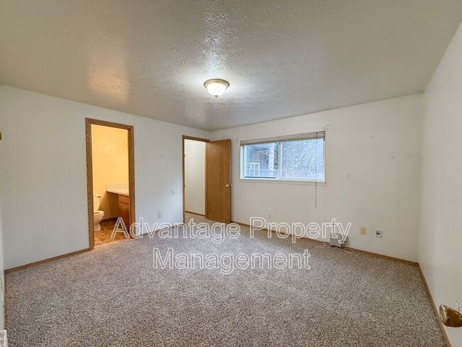 Building Photo - 240 S Monmouth Ave