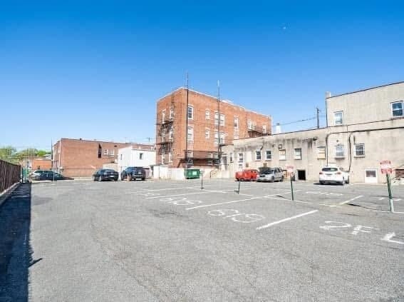 Building Photo - 613 Ridge Rd