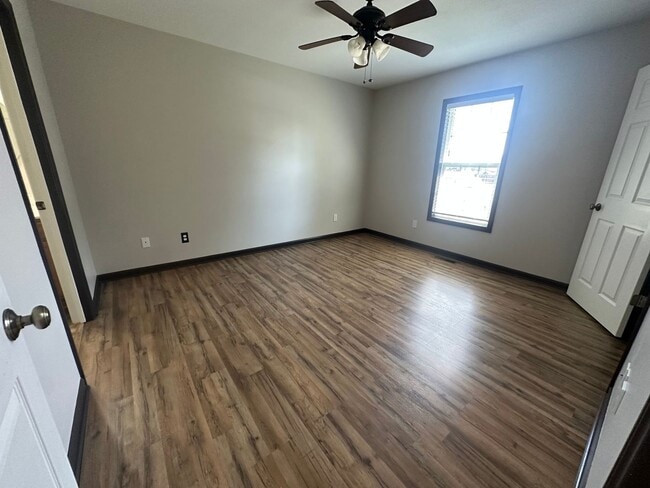 Building Photo - Marion Duplex Rental!