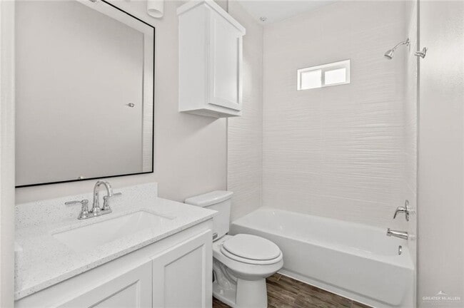 Building Photo - 11 Shavano Dr