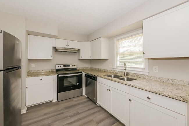 Building Photo - 4533 Sentry St