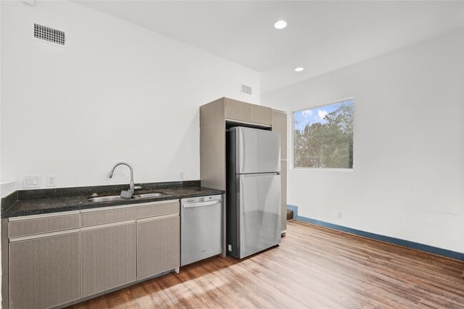 Building Photo - 3910 Austin St