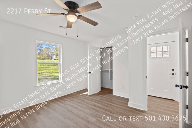 Building Photo - 2217 Perry St