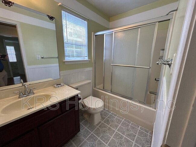 Building Photo - 284 Burnetts Way