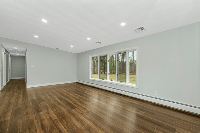 Building Photo - 57 Sloane Dr