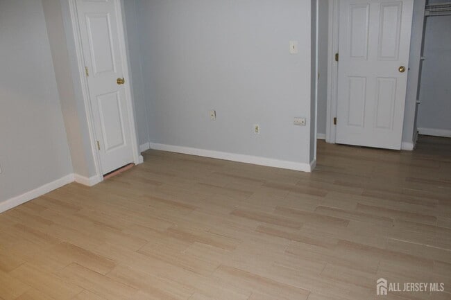 Building Photo - 224 Westgate Dr