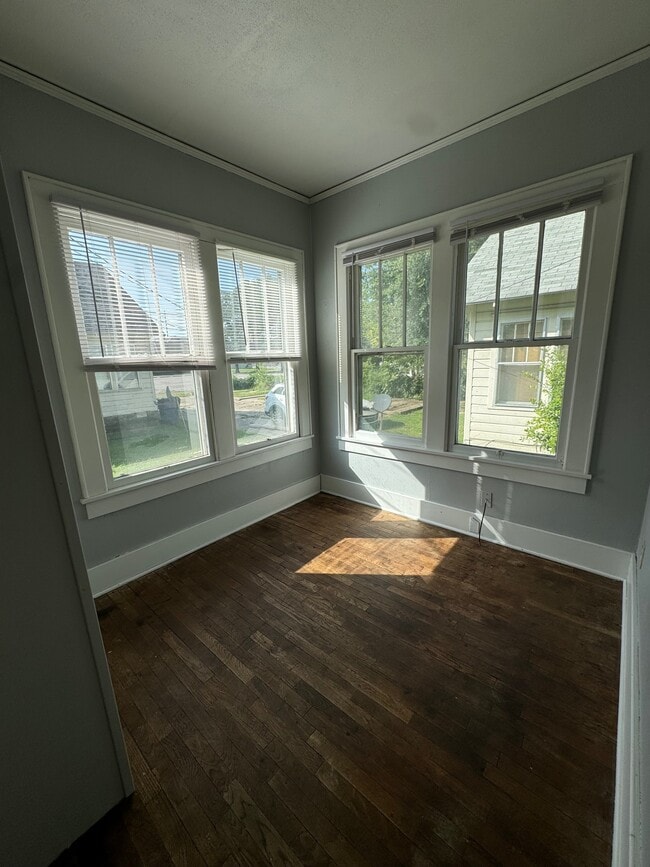 Building Photo - 303 N 17th St
